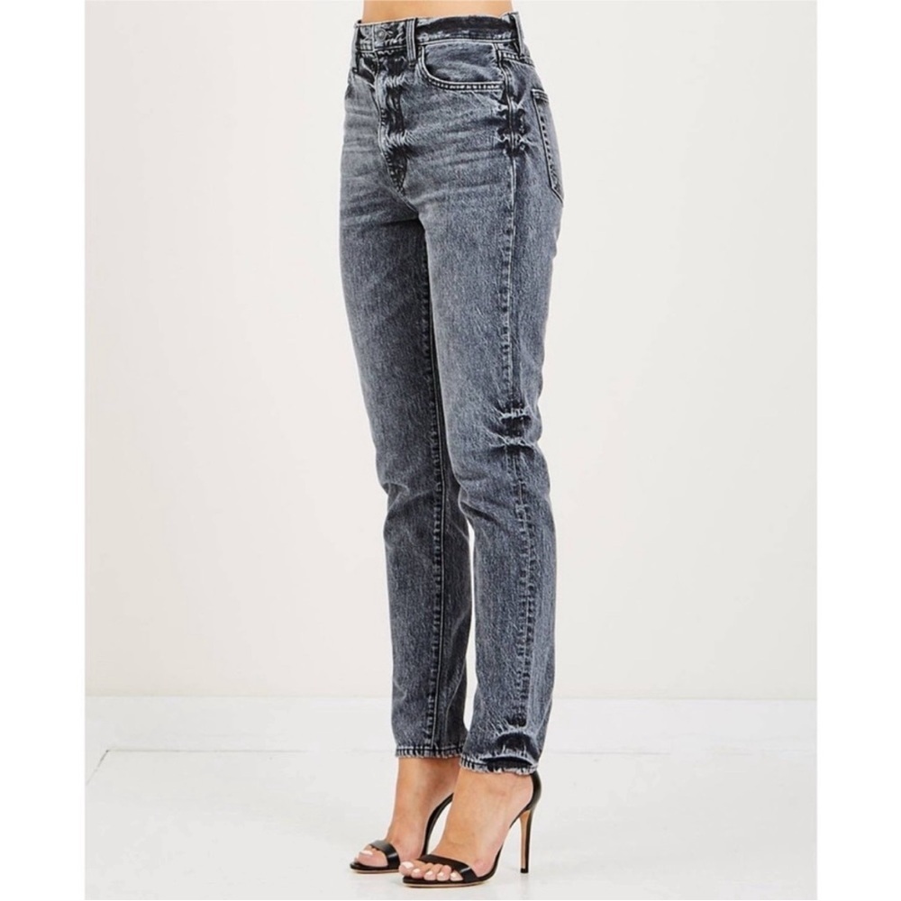 Slvrlake Beatnik Ultra High Rise Slim Rigid 90âs Mom Jean In Moonlight Size 27
